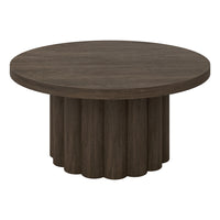 Hudson&Canal - Table basse ronde cannelée Olie - 32 po l - Chêne brun-Un design contemporain d'inspiration scandinave pour votre salon, votre bureau et plus encore