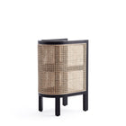 Manhattan Comfort - Table d’appoint chic industrielle Versailles 11,81 po - Noir et canne naturelle - Ensemble de 2-Chaque étagère a une hauteur de 7,87 pouces