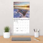 DateWorks - Calendrier Mural de 16 Mois 2025 Canada Atlantique - 12 po x 12 po - Bilingue-Parfait à accrocher sur un mur, un tableau en liège ou un tableau d'affichage à la maison, à l'école ou au bureau
