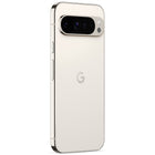 Google - Pixel 9 Pro XL - 256 Go - Porcelaine - Bell et Virgin Plus-Des photos et des vidéos de qualité presque professionnelle : Le système de 3 appareils photo arrière Pixel est le plus puissant à ce jour, et offre un Zoom haute résolution jusqu'à 30x et une qualité vidéo haute résolution, même dans le noir et de loin.