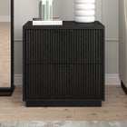 Hudson&Canal - Table de chevet Yarden 24 po - Grain noir-Dimensions du produit : 15,75" L x 23,63" l x 23,5" H