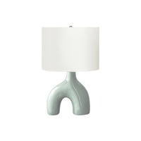 Monarch Specialties - Luminaire - 25 po H Lampe De Table - Céramique Verte - Abat-Jour Ivoire / Crème - Contemporain - Moderne-Lampe de table contemporaine et élégante de 25 pouces, dotée d'une base unique à deux pieds en céramique vert clair, surmontée d'un abat-jour en tissu ivoire classique et d'un embout rond en métal argenté