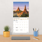 DateWorks - Calendrier Mural de 16 Mois Destinations Exotiques 2025 - 12 po x 12 po - Bilingue-Parfait à accrocher sur un mur, un tableau en liège ou un tableau d'affichage à la maison, à l'école ou au bureau