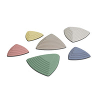 Winther - GONGE Pierres de Rivière Nordique-Les River Stones s'inspirent des tremplins d'une rivière, chaque côté du triangle variant en inclinaison et en difficulté.
