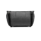 Peak Design - Pochette de terrain - Anthracite-Fermeture rolltop avec système à crochet et boucle pour un accès facile et une capacité extensible
