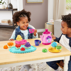 LeapFrog - Mon super goûter magique - Français-Entendez les bruits d'écoulement pendant que vous servez le thé; appuyez sur le bouton en forme de cœur pour en faire infuser davantage et préparez des friandises en fonction des demandes de la théière