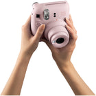 FujiFilm - Appareil instantané Instax Mini 12 - Fleur rose-Mode gros plan avec viseur réglable