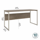 Bush Business Furniture - Table d'ordinateur hybride 60 po l x 24 po P, hickory moderne (HYD260MH)-La conception ouverte des pieds en métal et le panneau de confidentialité fini permettent au bureau moderne d'avoir une belle apparence dans n'importe quelle direction