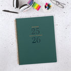 AT-A-GLANCE - Agenda scolaire hebdomadaire/mensuel Signature Lite 2025-2026 - 11 po H x 8 3/8 po l - sarcelle - bilingue-Mensuel : Blocs d'écriture ouverts, un mois par deux pages