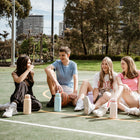 b.box - Gourde isotherme à bec rabattable - 1L - Bord de Piscine-Retournez, sirotez et partez – couvercle à paille, poignée de transport et capacité de 1L pour une hydratation sans effort