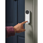 Google - Nest Doorbell filaire (3e gén) - Neige-Vous n'avez pas besoin de recharger ni de remplacer les piles. La Nest Doorbell filaire vous permet de rester connecté à votre domicile, jour et nuit. Elle alimente également l'enregistrement vidéo en continu 24/7 lorsque vous vous abonnez à Google Home Premium