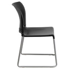 Chaise empilable noire profilée HERCULES d’une capacité de 880 lb à dossier complet avec base traîneau enduite de poudre grise-Cadre de base traîneau enduit de poudre grise