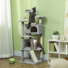 PawHut - Arbre à chat 54 po avec poteaux à griffer, condos - gris clair-Comprend des poteaux à griffer et une rampe pour satisfaire les instincts naturels de griffade 