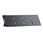 Bluetti - Panneau solaire pliable SP200L | 200 W-Alimenter jusqu’à 3 appareils simultanément : Pourquoi choisir entre deux appareils alors que vous pouvez les alimenter tous en même temps ? Équipé de plusieurs ports de sortie CC, le PV60L charge simultanément votre téléphone, votre tablette, votre appareil photo et d’autres gadgets, ce qui est idéal pour le camping, la randonnée ou les voyages en voiture où chaque appareil compte.