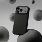 TUFF8 - Étui GlideAir Mag Noir iPhone 17 Pro Max-Surface mate douce : aide à résister aux empreintes digitales et garde votre étui propre et élégant