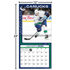 Turner Sports - 2026 Canucks Vancouver Calendrier mural de l'équipe Mensuel - 30,5 cm l x 30,5 cm H - Anglais-Format : 30,5 cm L x 61,0 cm H (ouvert)