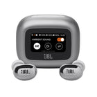 JBL - Live Buds 3 Écouteurs intra sans fil avec réduction de bruit - Argent-Les haut-parleurs dynamiques de 10 mm des JBL Live Buds 3 profitent du Son Signature JBL. Chaque haut-parleur est parfaitement réglé pour fournir des basses profondes, des médiums équilibrés et des aigus raffinés, le tout à n’importe quel niveau de volume. Le Son Spatialisé JBL vous donne l’impression d’être à un concert, car le son peut venir de pratiquement n’importe où autour de vous
