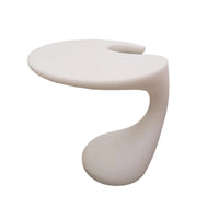 Plata Import Tommy Table d'appoint ronde de 21,5 po de largeur - Blanche-Un design glamour qui ajoute de l'élégance à n'importe quelle pièce