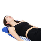 BIOS Living - Oreiller et Tapis de digitopuncture-Nous vous remercions d’avoir acheté cet ensemble de tapis et d’oreiller de digitopression Bios Living pour aider vos traitements de thérapie à domicile. Le traitement par digitopression est utilisé depuis plus de 10 000 ans en Chine. On dit qu’il aide à la relaxation, au soulagement de la douleur, à la libération des toxines et au soulagement de la tension musculaire. Il aide également à stimuler les terminaisons nerveuses pour encourager la circulation et l