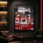 Frameworth - Nikolaj Ehlers Toile encadrée 20 po H x 29 po l Carolina Hurricanes Champions de la Coupe Stanley 2026 - Sous licence officielle LNH/AJLNH-Format fini 22.5x31.5 pouces pour salon, bureau, salle de sport ou espace de collection