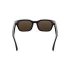 Meta - Lunettes Adventurer grandes -  Classiques noires, lentilles brunes-Enregistrez instantanément le moment tout en restant dans l’instant. Il suffit d’appuyer sur le bouton ou de dire « Hey Meta » pour prendre une photo ou une vidéo de ce que vous voyez, en couleurs vives et réalistes, prête à être partagée sur Instagram, WhatsApp ou par texto.