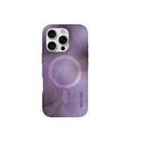 Incase - Halo Case MagSafe pour iPhone 16 Pro - Oil Slick Lilac-L'étui Halo est une exploration audacieuse de la protection, avec un motif unique de hydro-dip submersif, une protection contre les chutes jusqu'à 3 mètres et un revêtement doux au toucher, tout en étant conçu pour MagSafe.