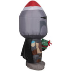 GEMMY - Mandalorien gonflable de Noël avec bonnet de Père Noël et cadeau - 107 cm-Se dégonfle pour un rangement facile