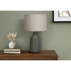 Monarch Specialties - Luminaire - 24 po H Lampe De Table - Béton Gris - Abat-Jour Beige - Contemporain-L'interrupteur rotatif à 3 voies facile à utiliser contient une seule ampoule (non incluse) avec une puissance maximale de 100W/120V, vous permettant d'ajuster l'ambiance lumineuse pour éclairer ou assombrir instantanément la pièce