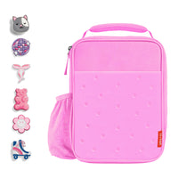 Fit & Fresh - Sac à lunch Charm Mania - Glaçage rose avec 6 breloques-AMUSANT POUR LES ENFANTS : cette boîte à lunch isotherme pour enfants comprend 6 breloques et 22 emplacements pour que les enfants puissent personnaliser leur boîte à lunch. La poche avant pour breloques est idéale pour des collations ou des petits mots, et elle convient à toutes les breloques.