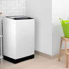 BLACK+DECKER - Petite machine à laver portative de 3,0 pi³-Mesurez votre espace : d'abord, la hauteur du sol jusqu'au bas des armoires suspendues/du comptoir, puis la profondeur, en laissant un espace supplémentaire pour ouvrir la porte de la machine, et enfin, la largeur. N’oubliez pas de laisser de l’espace pour respirer de chaque côté et à l’arrière.