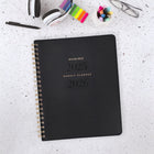 AT-A-GLANCE - Agenda scolaire hebdomadaire/mensuel Signature 2025-2026 - 11 po H x 8 3/8 po l - noir - bilingue-Mensuel : Blocs d'écriture ouverts, un mois par deux pages