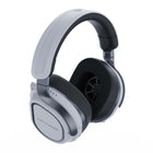 Turtle Beach - Casque de jeu Earforce Stealth 700 V3 pour PS4/PS5 - Blanc-Personnalisation du son - Connectez-vous à l'application associée Swarm II pour PC, iOS ou Android et accédez à des améliorations audio étendues*, notamment un égaliseur dynamique 10 bandes offrant jusqu'à 5 préréglages personnalisés, que vous pouvez créer selon le type de jeux ou de musique que vous écoutez. Vous pouvez également programmer la molette configurable et le bouton de mode, régler la sensibilité du micro, le noise gate, l