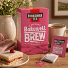 Taylors of Harrogate - Thé Yorkshire Saveur Gâteau Bakewell Aux Cerises - 40 Sachets par boîte - Paquet De 3-Inspiré du célèbre gâteau Bakewell aux cerises