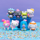 Excell Brands - Les Squish'Ums Hello Kitty série n° 2-Chaque capsule surprise contient un personnage Sanrio en mousse douce à retour lent