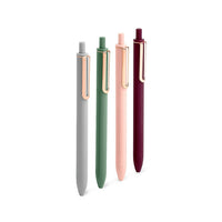 Poppin - Stylos de luxe à gel Jewels, rétractables - encre noire - paquet de 4-Oubliez le bloc de l'écrivain, les stylos Poppin de luxe rétractables aux couleurs variées avec clips en cuivre sont si lisses qu'ils inspirent le flux comme une conversation TED de première qualité. Et le design rétractable de Poppin garantit que tout est gélifié sur la page, pas dans votre sac. Allez-y et donnez-lui un clic pour la livraison idéale du cerveau à la page du stylo.