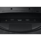 Samsung - Moniteur de jeu Odyssey G5 QHD 1 ms 165 Hz de 32 po - Noir-Le taux de rafraîchissement ultra-rapide de 165 Hz réduit le décalage, tandis que le temps de réponse rapide de 1 ms (MPRT) vous permet de réagir instantanément, produisant des images avec un minimum de flou.