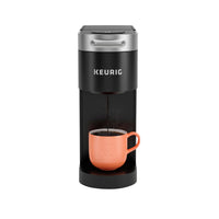 Keurig K-Slim Plus - Cafetière une tasse à la fois pour capsule K-Cup avec et technologie MultiJet - noir-Pouvant infuser jusqu’à 4 tasses avant de devoir remplir le réservoir amovible de 1,36 L, votre délicieuse tasse matinale ou remontant d’après-midi est toujours prêt en quelques minutes.