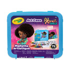 Crayola - Mallette artistique Karma's World-Comprend 1 coffret réutilisable en plastique, 24 crayons de cire, 12 marqueurs à trait fin, 10 marqueurs à trait large, 16 pages à colorier, 2 feuilles d'autocollants, 1 cahier de notes et 1 affiche.