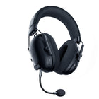 Razer - BlackShark V2 Pro Plus 2023 Casque sans fil pour l’esport- Oreillettes antibruit avec une mousse à mémoire de forme ultra-douce: Les oreillettes fermées du casque s’adaptent à la forme de votre tête, créant ainsi un isolement parfait contre les distractions. Elles sont soutenues par un rembourrage en peluche dans un tissu respirant pour un confort absolu en compétition