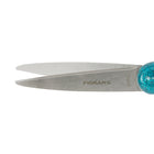 Ciseaux Softgrip pour écoliers de Fiskars - 18 cm - assortis-Les lames en acier inoxydable sont munies d'un tranchant durable pour une excellente performance de coupe