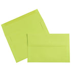 JAM Paper Enveloppes à fermeture gommée Brite Hue, format livret, 5 1/2 x 8 1/8 po, vert lime éclatant, paq./100-Matériau : Papier