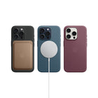 Apple - iPhone 15 Pro 6,1 po ecran Liquid Retina, 128 Go, Titane bleu, déverrouillé-Conçu Pour Tout Changer : iPhone est doté de fonctionnalités de confidentialité qui vous donnent le contrôle de vos données. Il est fabriqué avec plus de matières recyclées, ce qui réduit son impact environnemental. Et avec ses fonctionnalités intégrées, il est accessible à tout le monde
