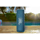 JBL - Flip 6 Enceinte portable étanche - Bleu-Design audacieux : Son et design audacieux. Un son puissant et facile à transporter, le design s’adapte à tous les styles. Positionnez l’enceinte à la verticale ou à l’horizontale.
