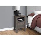 Monarch Specialties - 2138 Table D'Appoint - Table De Chevet Gris-Avec une touche rustique, cette table pratique est spacieuse, elle dispose d'une étagère ouverte et d'une armoire fermée avec un élégant bouton carré couleur argent.