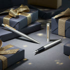 Parker − Stylo plume Jotter − acier inoxydable avec bordure chromée − plume moyenne − encre bleue-7