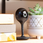Caméra de sécurité Wi-Fi intelligente Full HD 720p Geeni LOOK-La vision nocturne intégrée signifie que vous pouvez profiter d'une vidéo claire et lumineuse de jour comme de nuit. Portée de la vision nocturne: 2,00 m.
