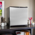 Koolatron - Réfrigérateur compact Kool, 1,7 pi3-Compresseur de grande qualité ne nécessitant qu’un minimum d’alimentation électrique