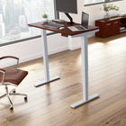 Bureau assis-debout à hauteur réglable 48 po x 24 po Move 40 Series de Bush Business Furniture - cerisier Hansen/gris métallique-Le plateau durable en stratifié thermofusionné offre une résistance supérieure aux taches, aux rayures et aux autres dommages esthétiques