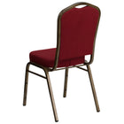 Flash Furniture – Chaise banquet empilable à dossier couronne, siège de 2,5 po, doré, tissu bourgogne (FDC01GV3169)-Conception à dossier couronne