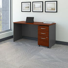 Bush – Coquille de bureau de 60 po de largeur Westfield et classeur sur roulettes à 3 tiroirs, cerisier Hansen et gris graphite-L’ensemble comprend : Coquille de bahut de 60 po et classeur sur roulettes à 3 tiroirs (2 pour les fournitures, 1 tiroir-classeur)